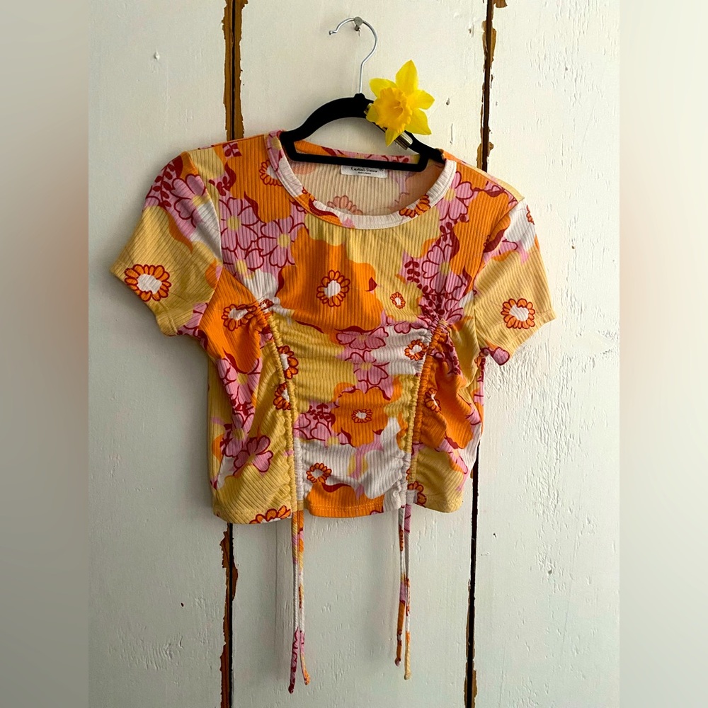 Rebellious Dreamer Made in Mexico 70s print Crop top size medium